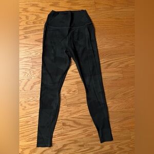 Alo yoga camo leggings